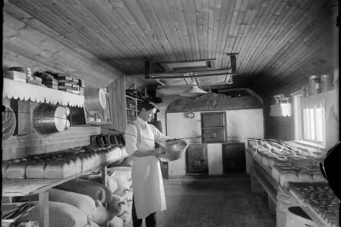 Becws Islyn Bakery photo 1